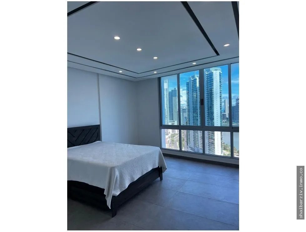 SE VENDE APARTAMENTO EN AV. BALBOA, PH MARINA PARK