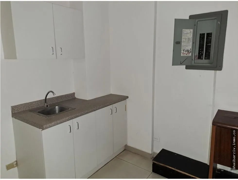 SE ALQUILA OFICINA EN PH TORRE 50, MEZZANINE