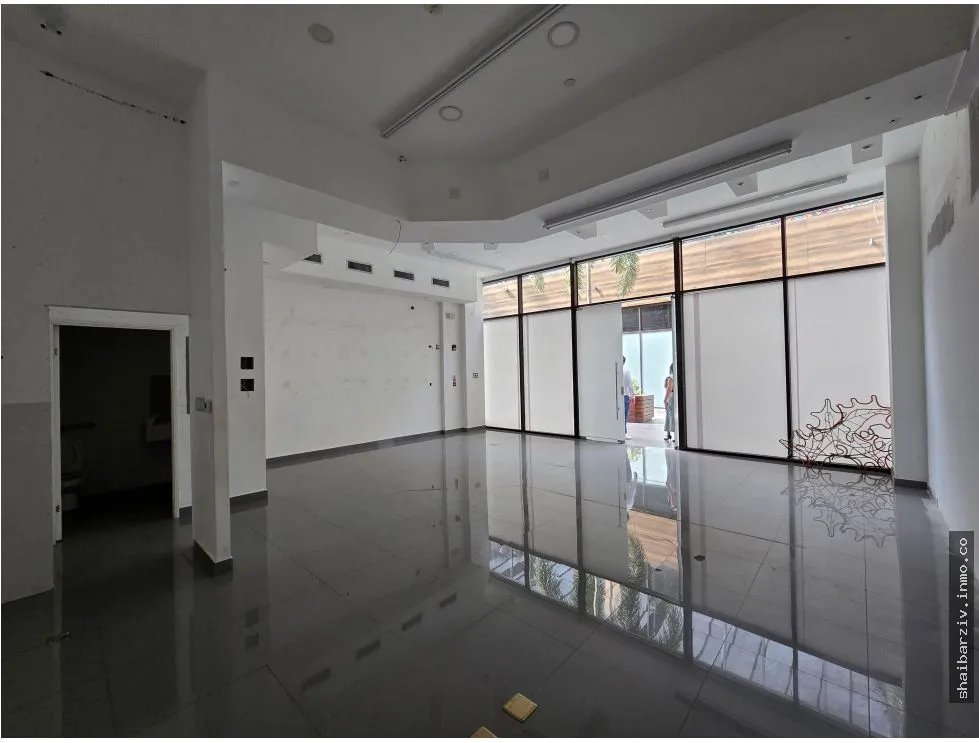 FOR LEASE: UNIT 10 AT SANTA MARÍA PLAZA