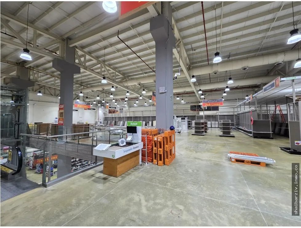 COMMERCIAL SPACE FOR RENT AT SANTA MARÍA PLAZA
