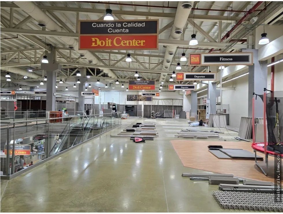 COMMERCIAL SPACE FOR RENT AT SANTA MARÍA PLAZA
