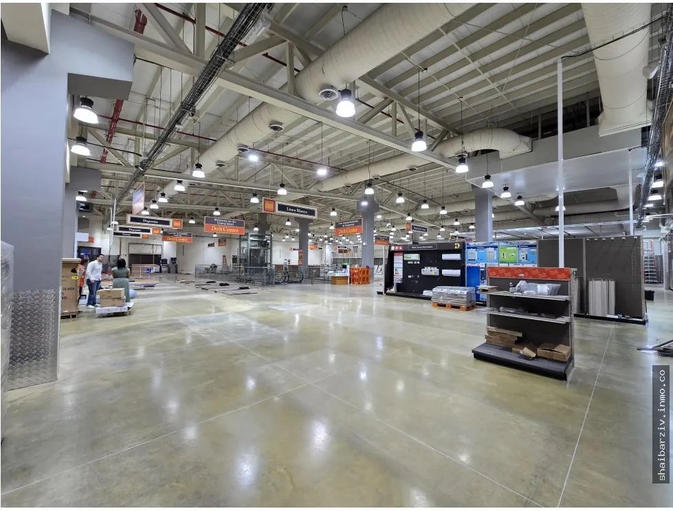 COMMERCIAL SPACE FOR RENT AT SANTA MARÍA PLAZA