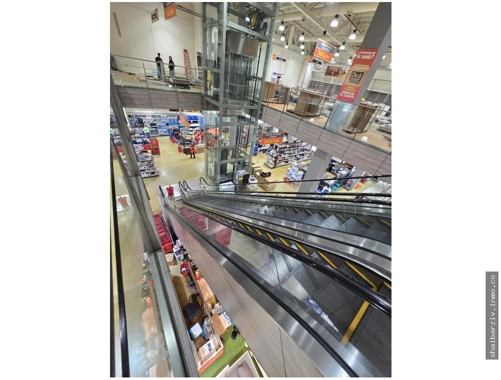 COMMERCIAL SPACE FOR RENT AT SANTA MARÍA PLAZA