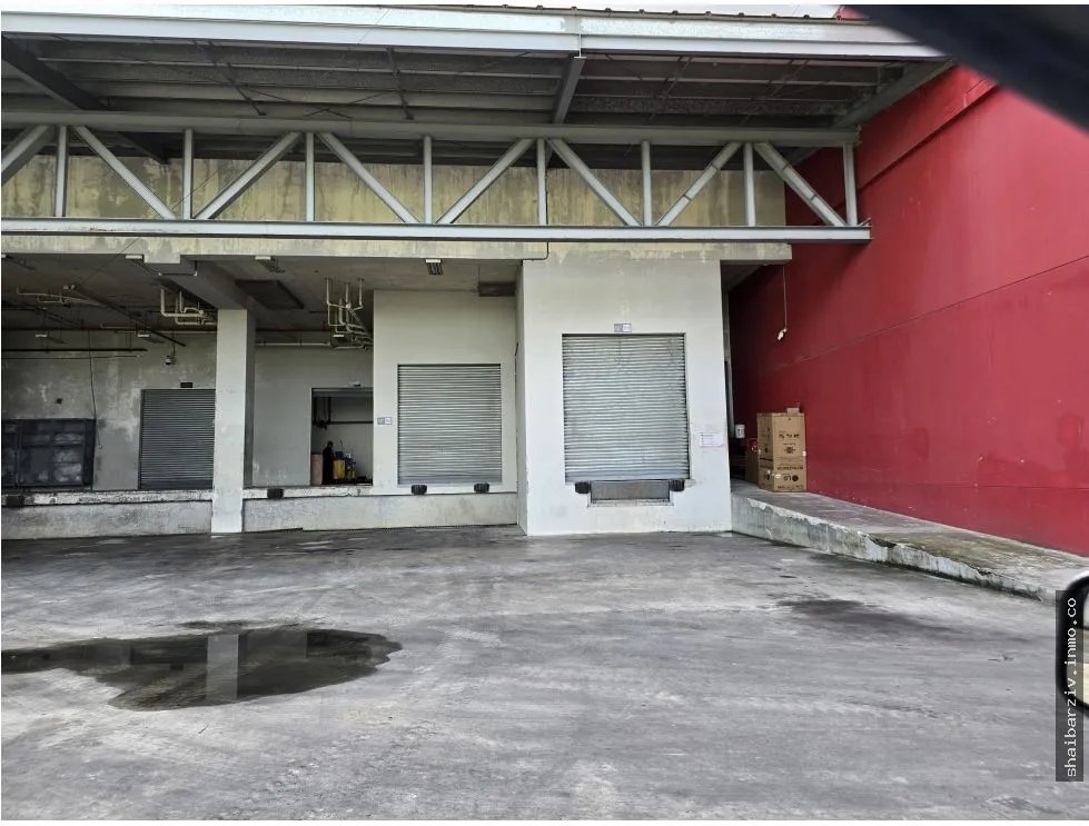 COMMERCIAL SPACE FOR RENT AT SANTA MARÍA PLAZA