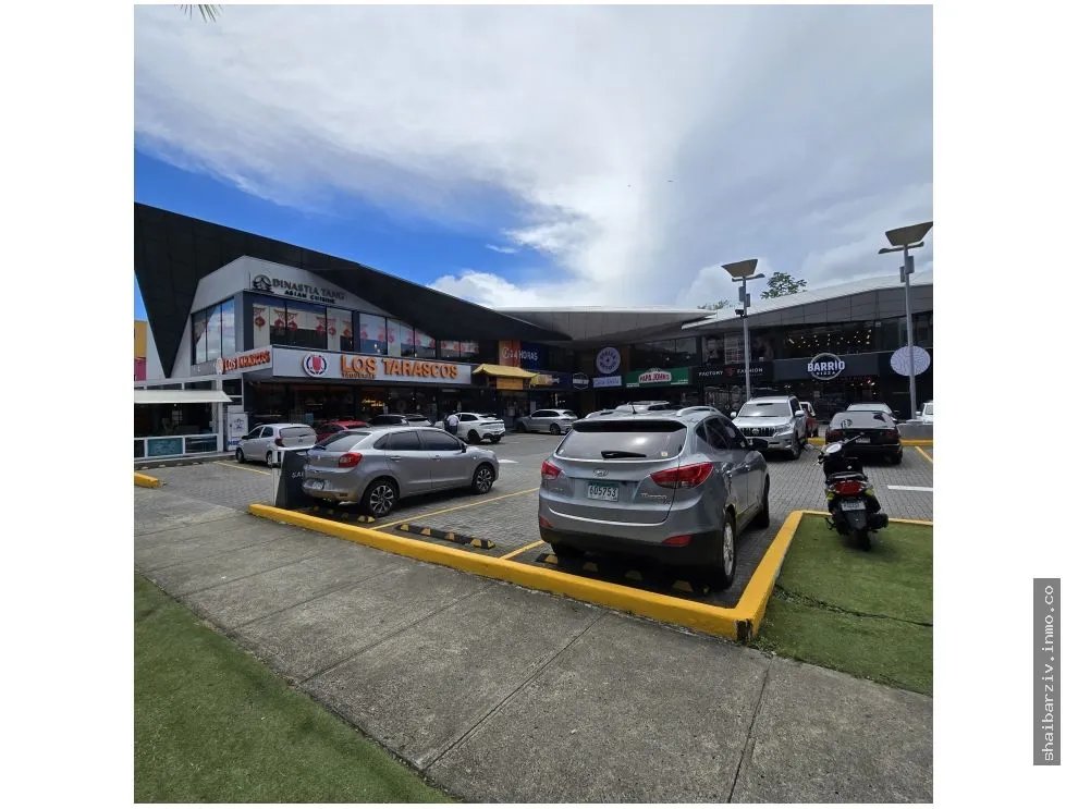 SE VENDE PLAZA COMERCIAL CON GRAN POTENCIAL DE RENTABILIDAD