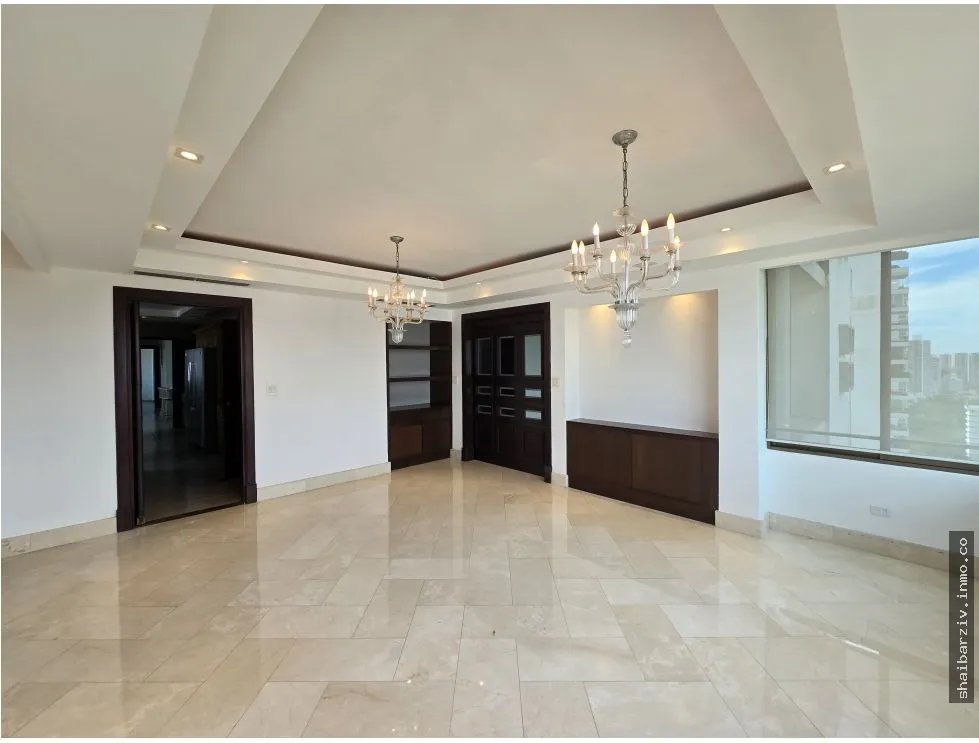 Penthouse en PH Golf Tower – Exclusividad y Confort en Altos del Golf
