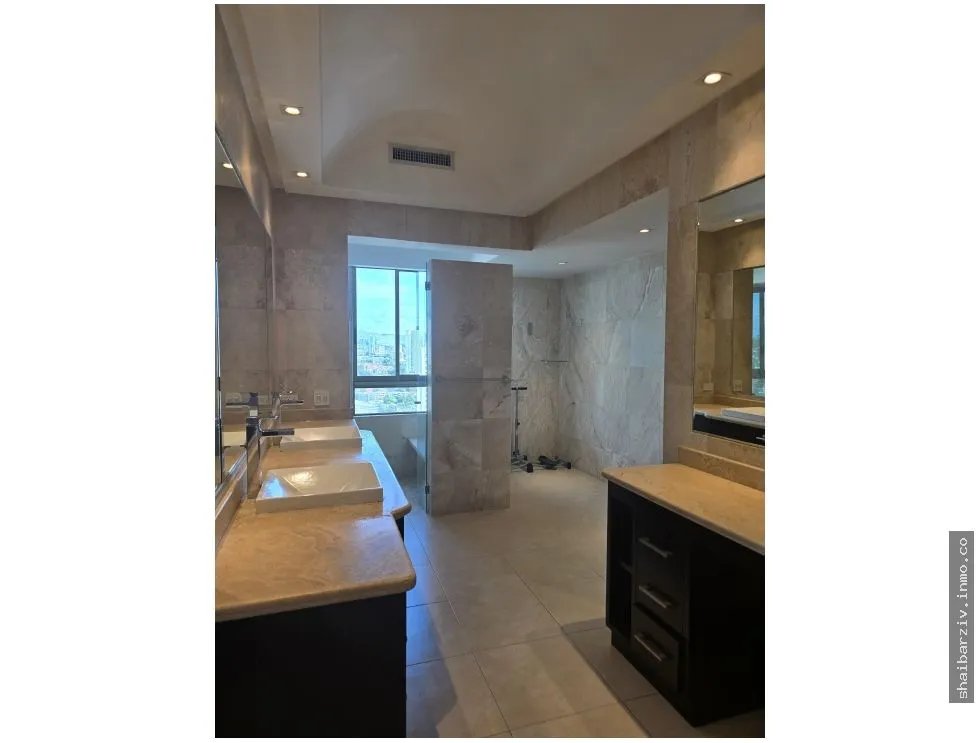Penthouse en PH Golf Tower – Exclusividad y Confort en Altos del Golf