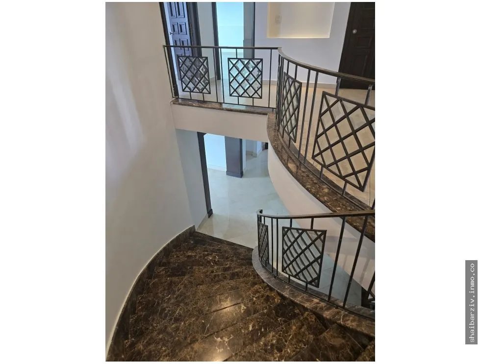Penthouse en PH Golf Tower – Exclusividad y Confort en Altos del Golf