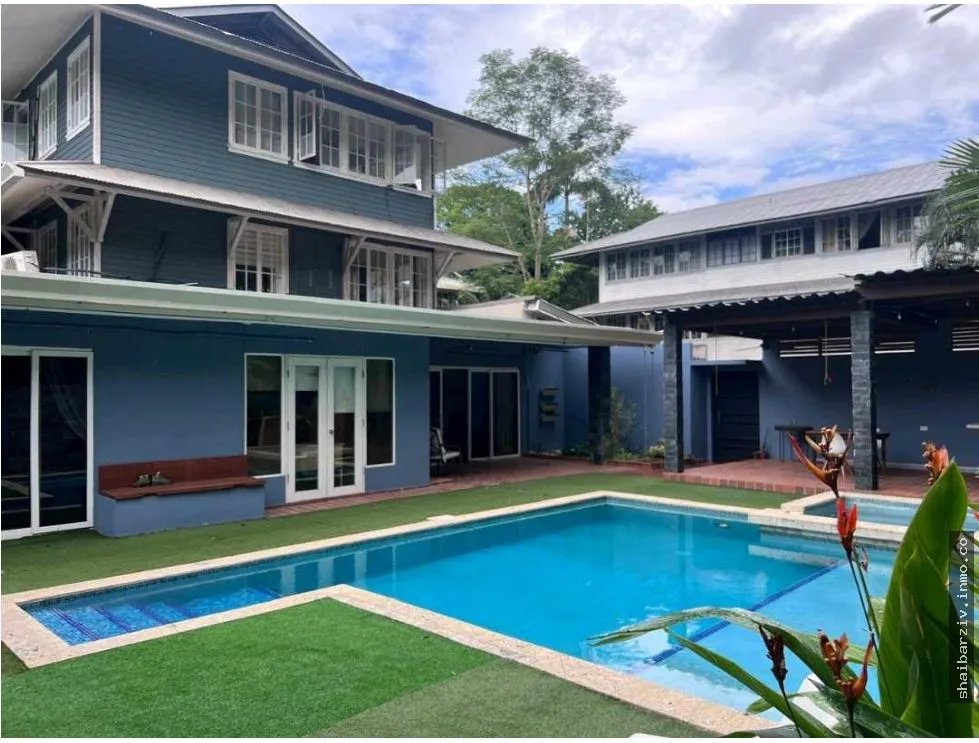 Edificio en Venta en Clayton