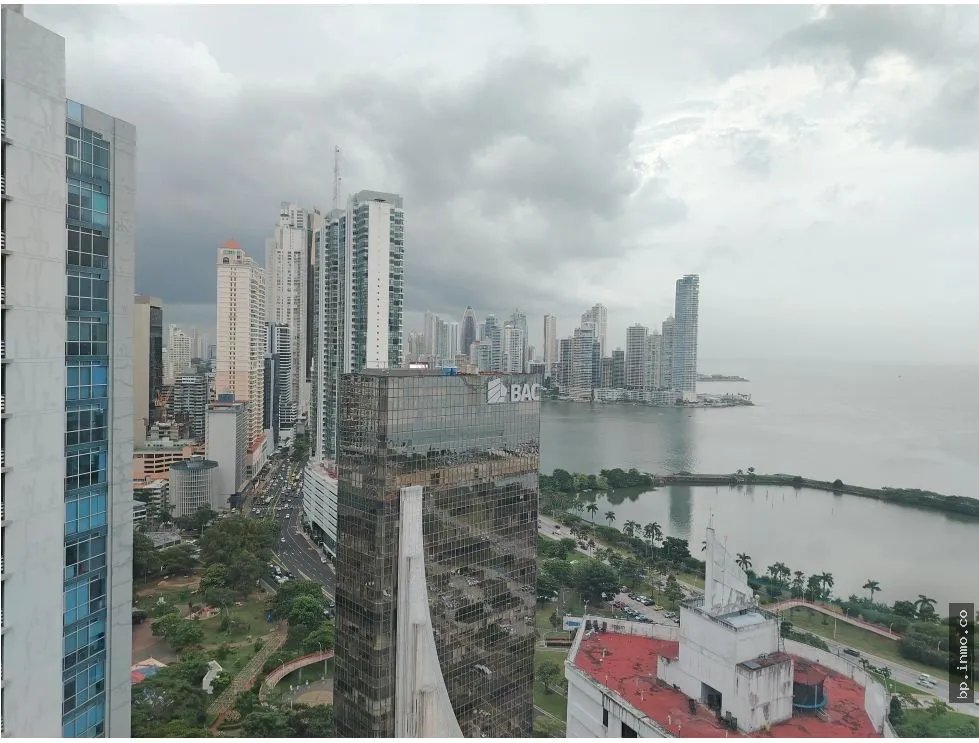 PENTHOUSE AMOBLADO CON AZOTEA PRIVADA, VISTAS AL MAR Y LA CIUDAD