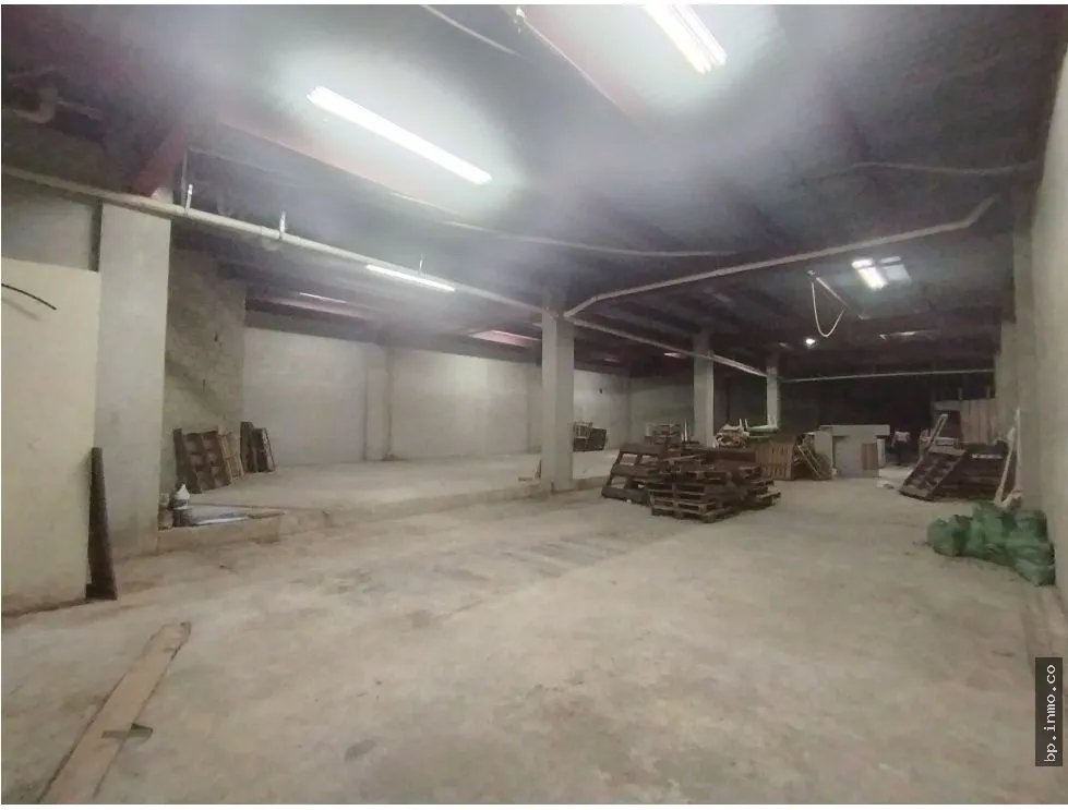 SE ALQUILA BODEGA EN LOS ANDES