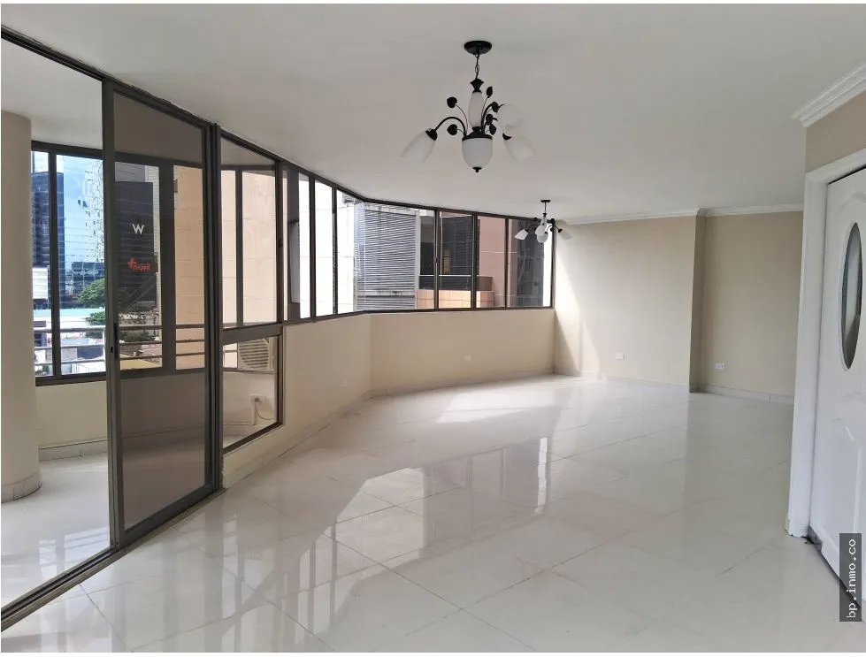 SE VENDE APARTAMENTO DE 183 m² EN BELLA VISTA - TOWER ONE