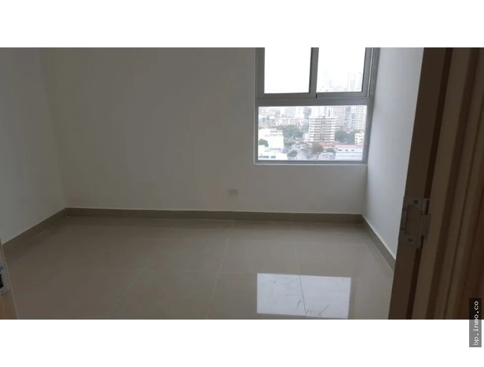 SE VENDE APARTAMENTO EN EL CARMEN, VÍA ESPAÑA - PH RAINBOW TOWER