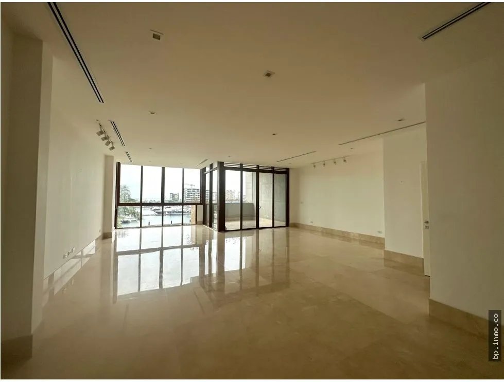 SE ALQUILA  APARTAMENTO EN OCEAN REEF