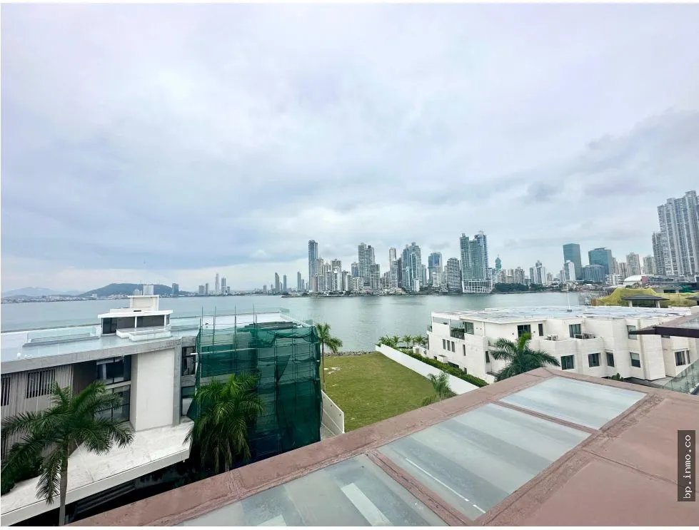SE ALQUILA  APARTAMENTO EN OCEAN REEF