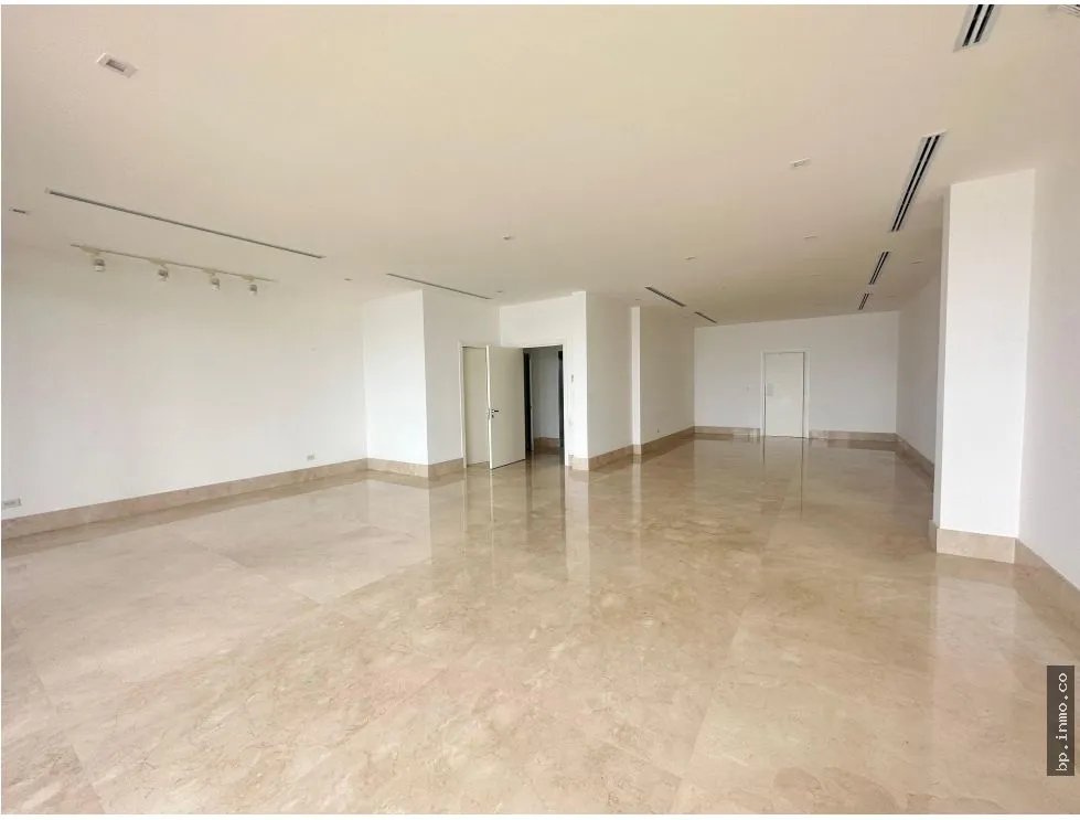 SE ALQUILA  APARTAMENTO EN OCEAN REEF