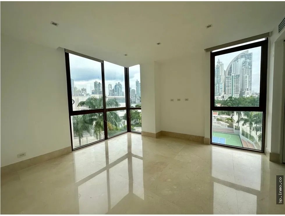 SE ALQUILA  APARTAMENTO EN OCEAN REEF