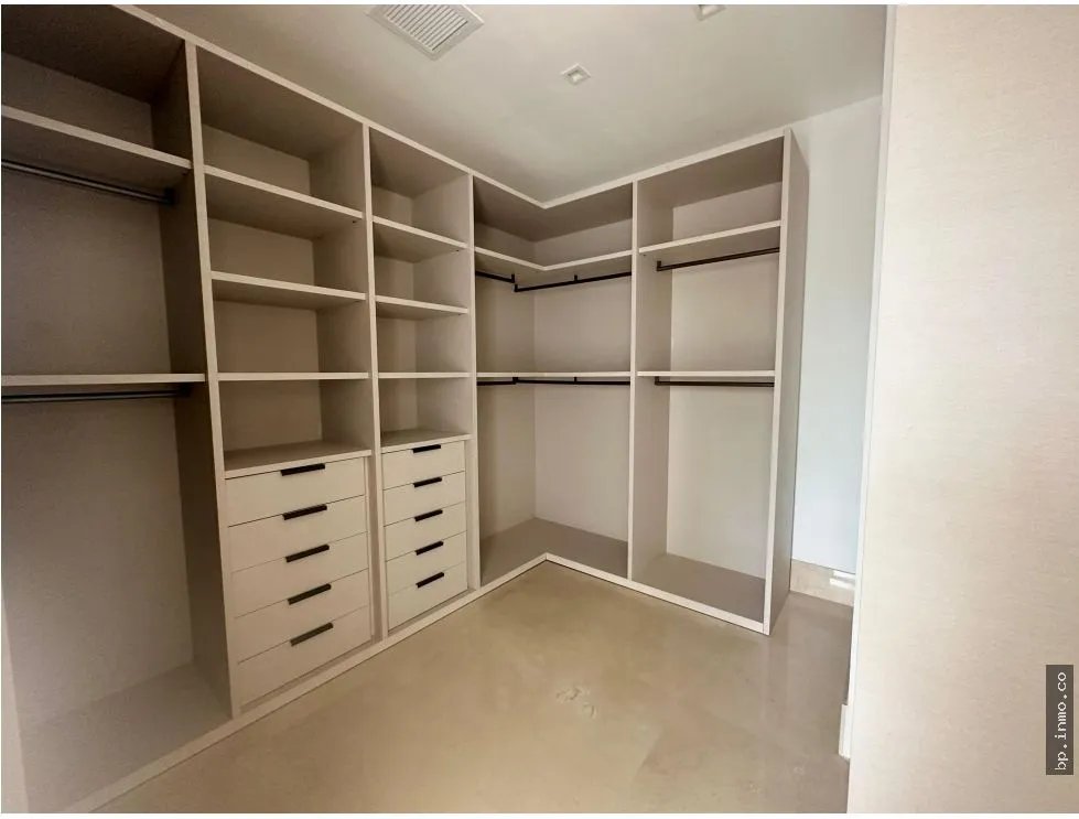 SE ALQUILA  APARTAMENTO EN OCEAN REEF