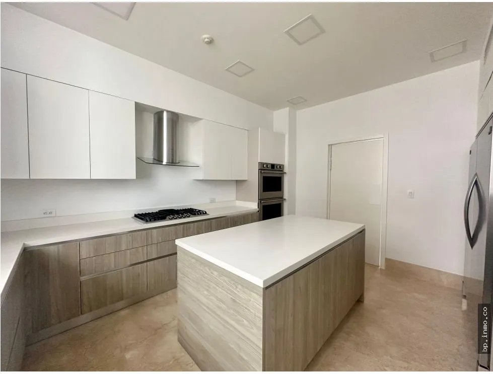 SE ALQUILA  APARTAMENTO EN OCEAN REEF