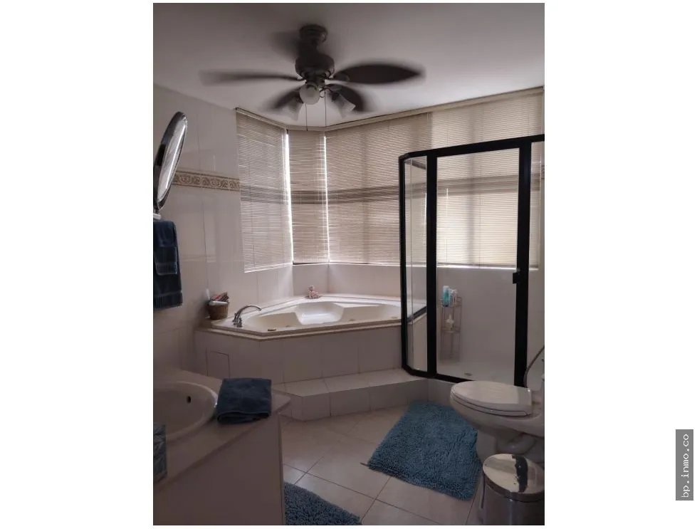 SE VENDE APARTAMENTO EN SAN FRANCISCO - PH PLAZA REAL