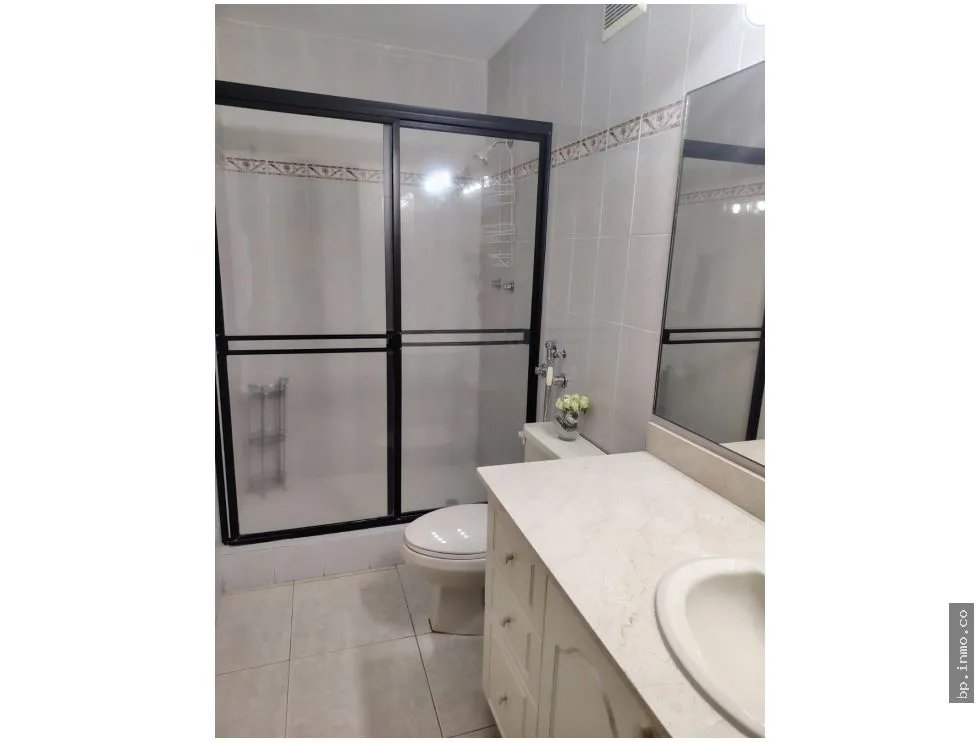 SE VENDE APARTAMENTO EN SAN FRANCISCO - PH PLAZA REAL