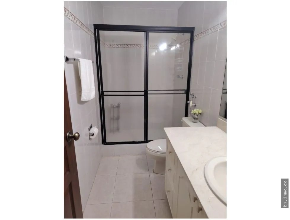 SE VENDE APARTAMENTO EN SAN FRANCISCO - PH PLAZA REAL