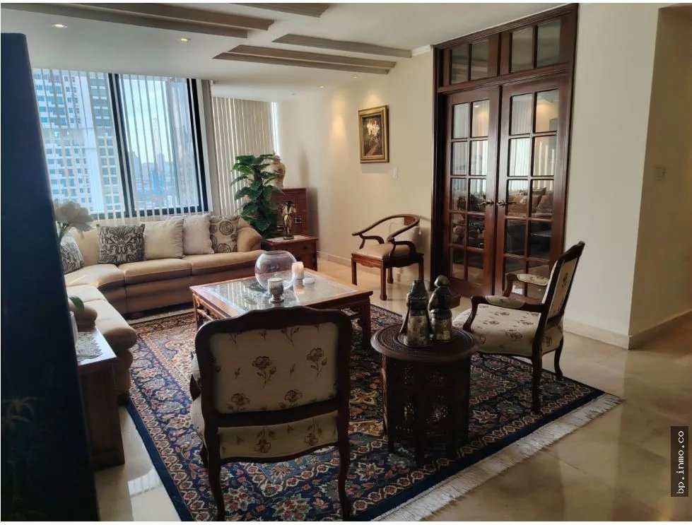 SE VENDE APARTAMENTO EN SAN FRANCISCO - PH PLAZA REAL