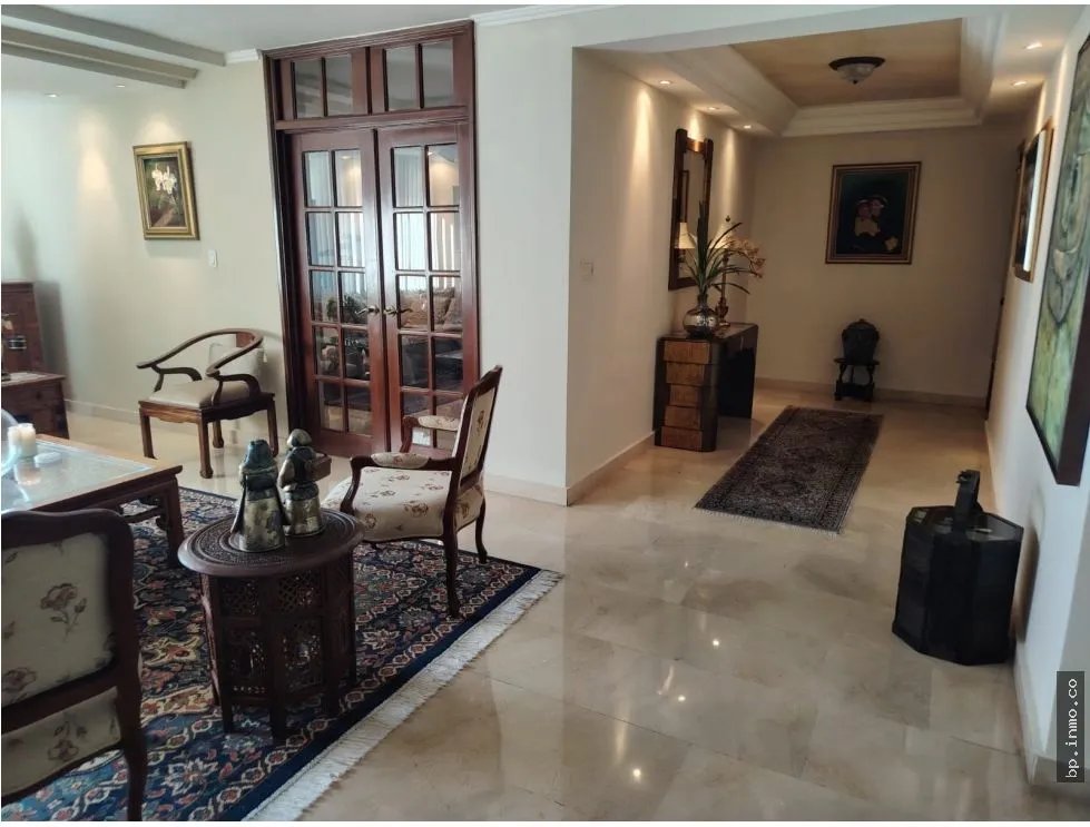 SE VENDE APARTAMENTO EN SAN FRANCISCO - PH PLAZA REAL