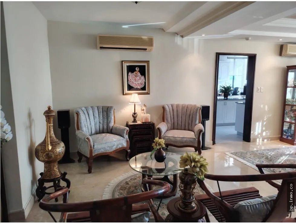 SE VENDE APARTAMENTO EN SAN FRANCISCO - PH PLAZA REAL
