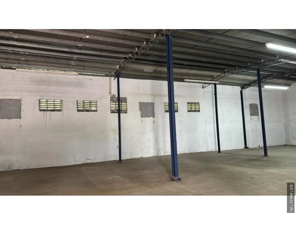 SE ALQULA BODEGA EN CARRASQUILLA