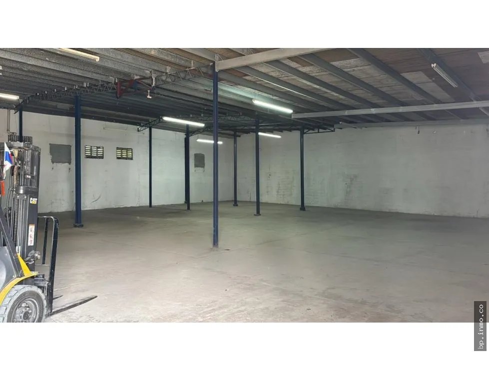 SE ALQULA BODEGA EN CARRASQUILLA