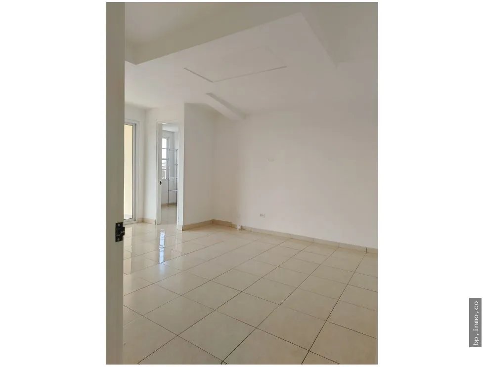SE VENDE CASA EN PRADERAS DEL ROCIO, VILLA ZAITA