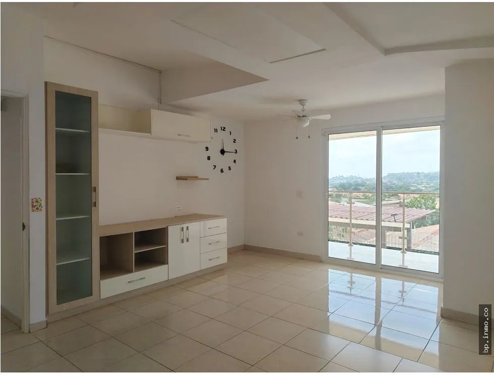 SE VENDE CASA EN PRADERAS DEL ROCIO, VILLA ZAITA