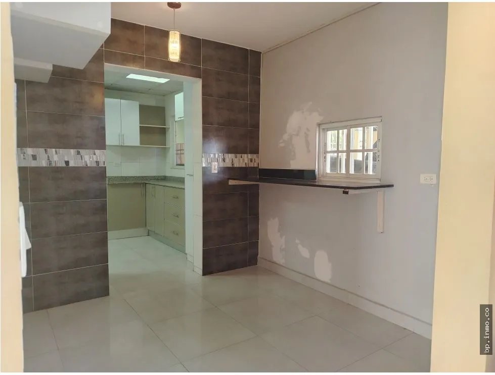 SE VENDE CASA EN PRADERAS DEL ROCIO, VILLA ZAITA