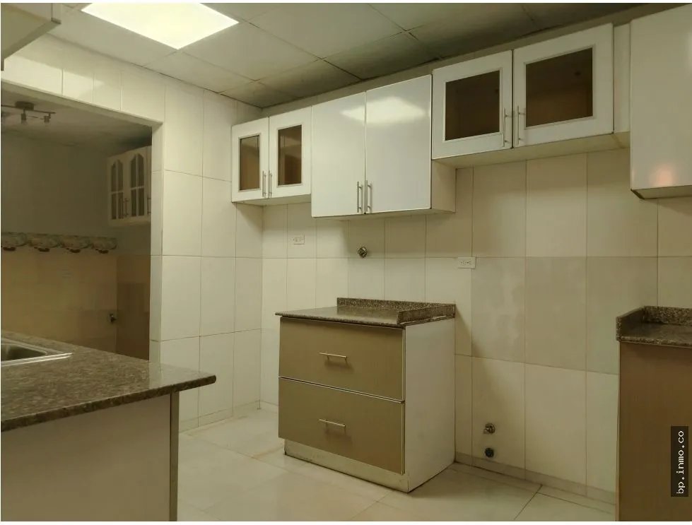 SE VENDE CASA EN PRADERAS DEL ROCIO, VILLA ZAITA