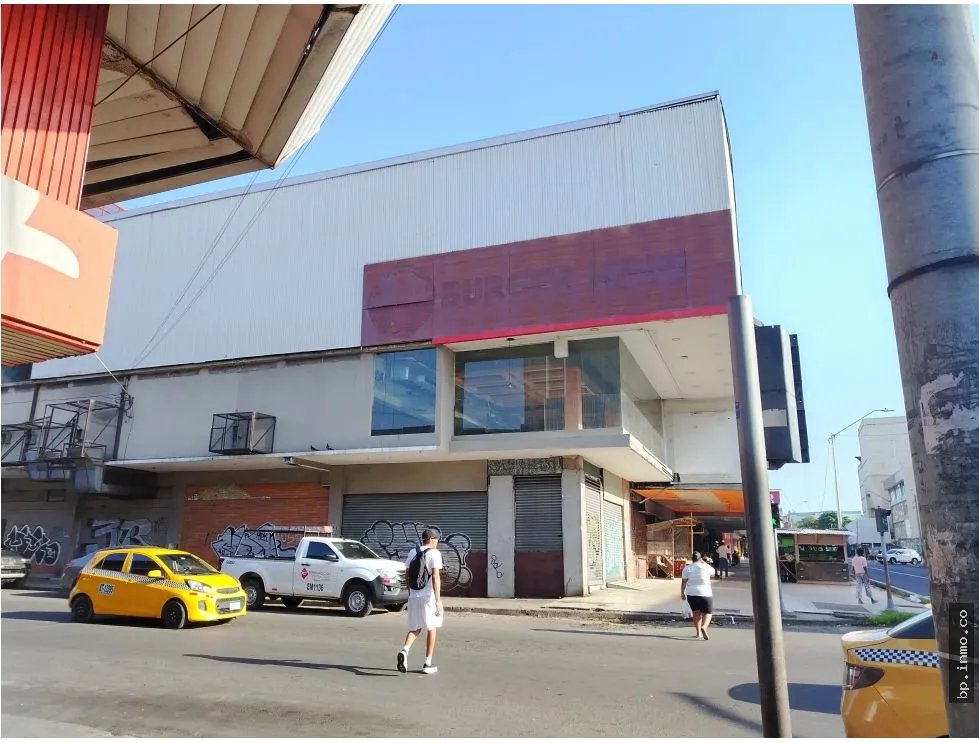 SE VENDE EDIFICIO EN CALIDONIA