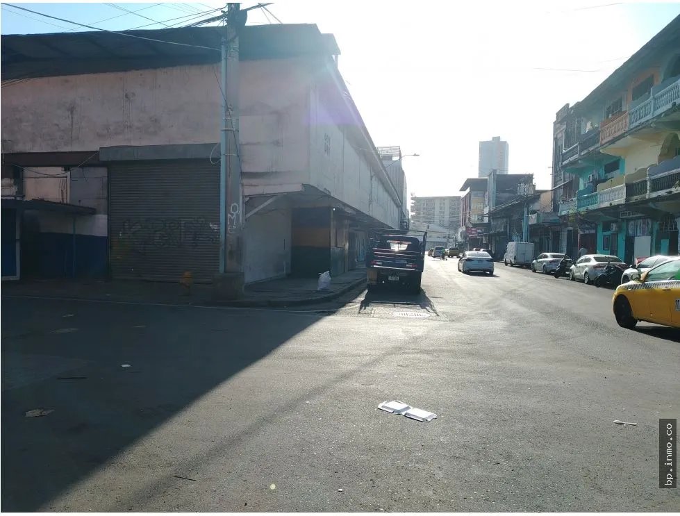 SE VENDE EDIFICIO EN CALIDONIA