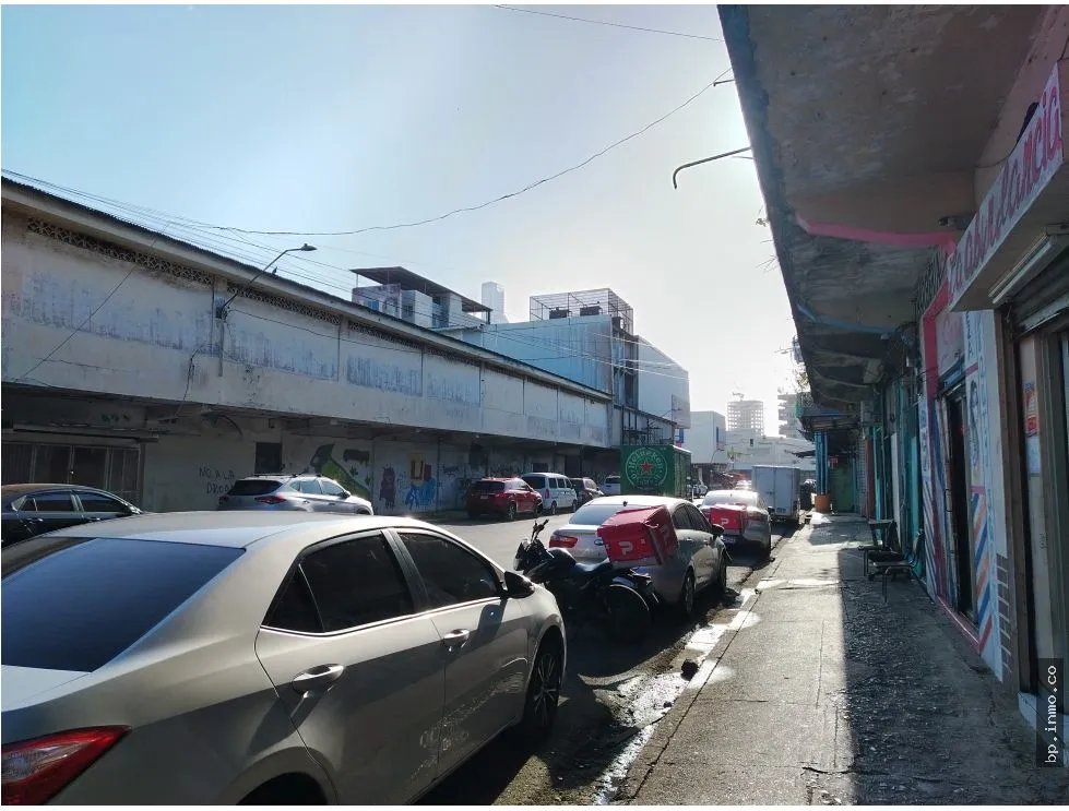 SE VENDE EDIFICIO EN CALIDONIA