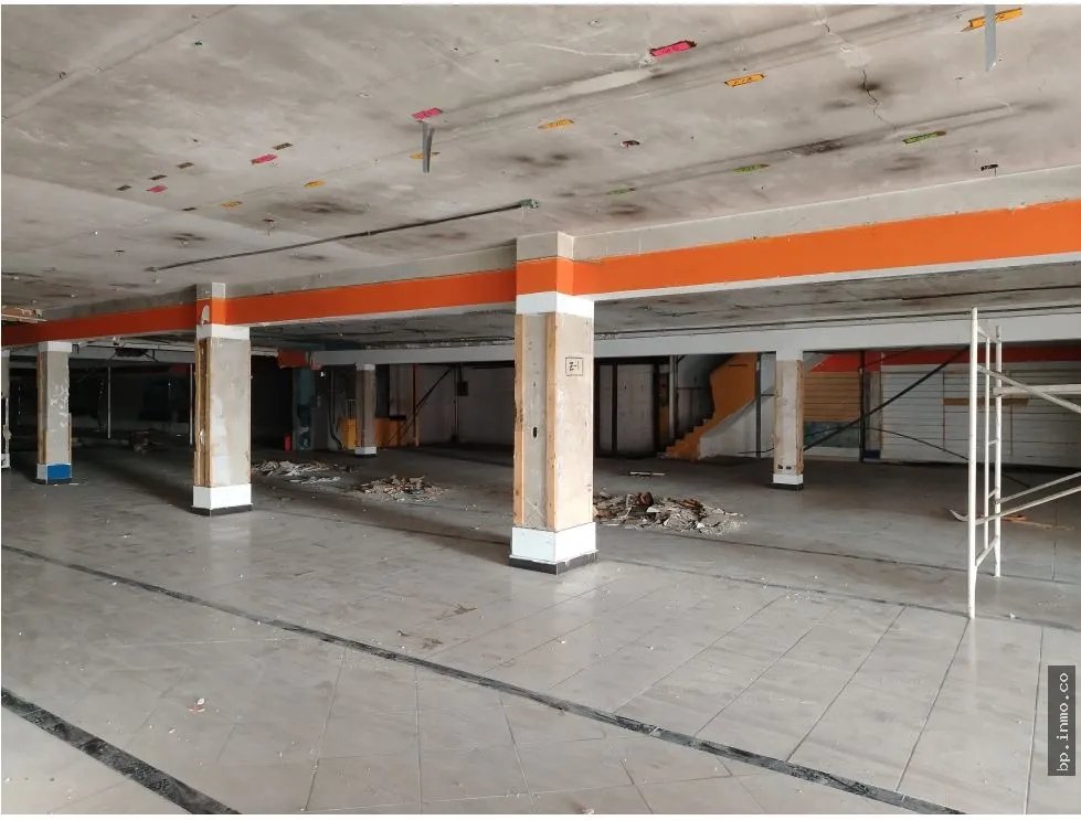 SE VENDE EDIFICIO EN CALIDONIA