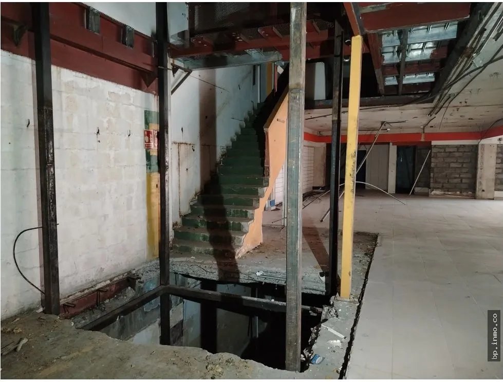 SE VENDE EDIFICIO EN CALIDONIA
