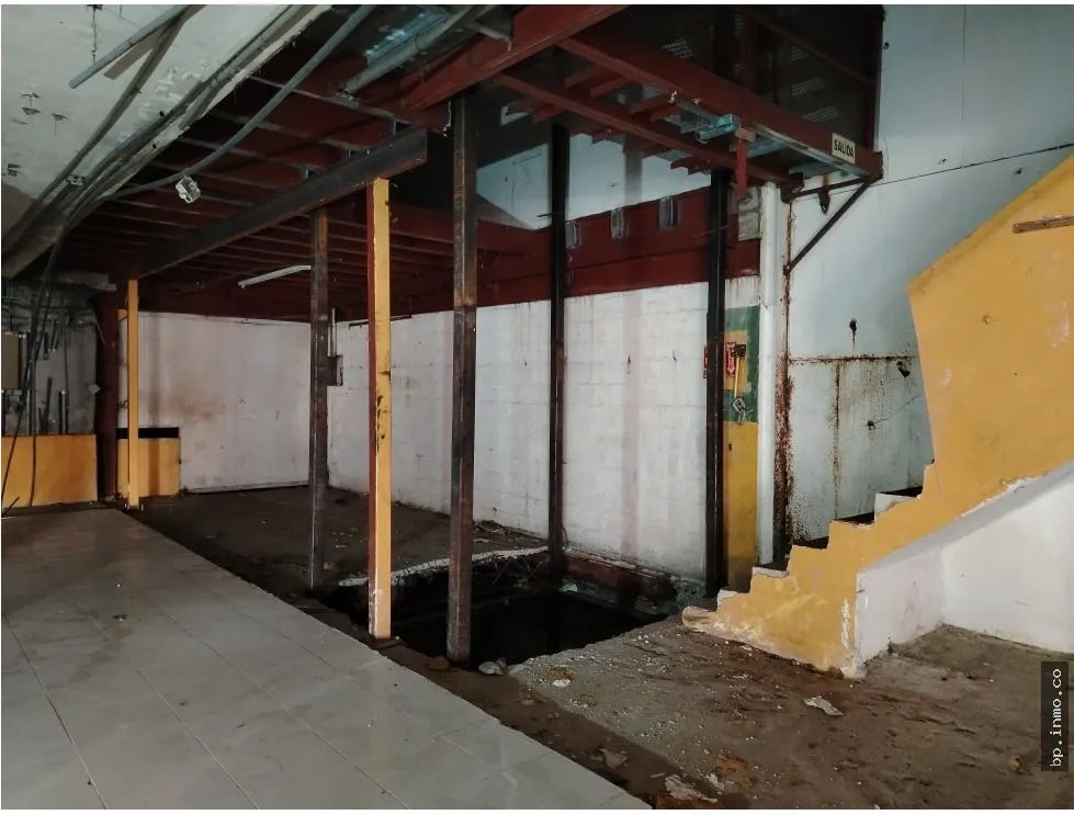 SE VENDE EDIFICIO EN CALIDONIA