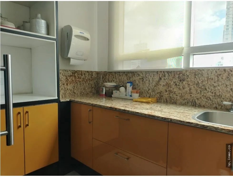 SE VENDEN OFICINAS EN PH TAO TOWERS, SAN FRANCISCO