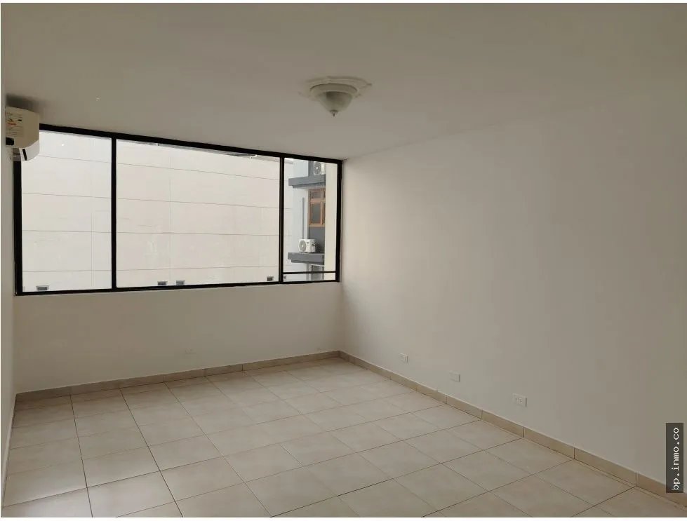 SE VENDE APTO CON VISTA AL MAR EN PAITILLA - PH WINSTON CHURCHILL