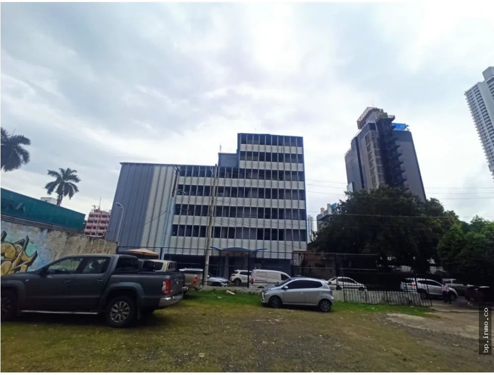 SE VENDE  EDIFICIO EN CALIDONIA