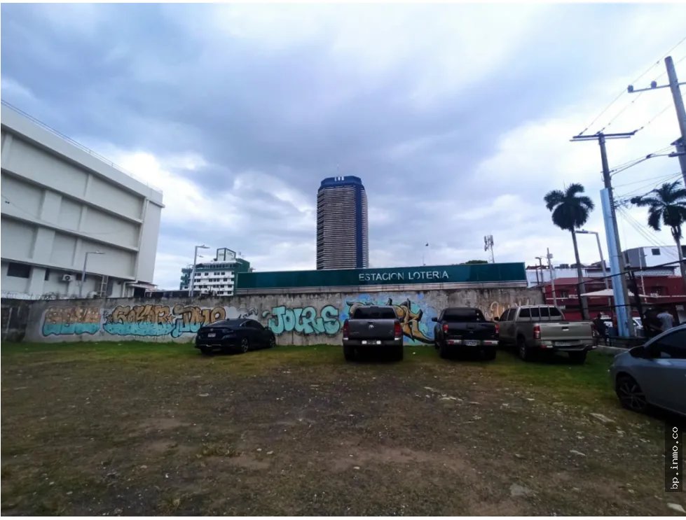 SE VENDE  EDIFICIO EN CALIDONIA