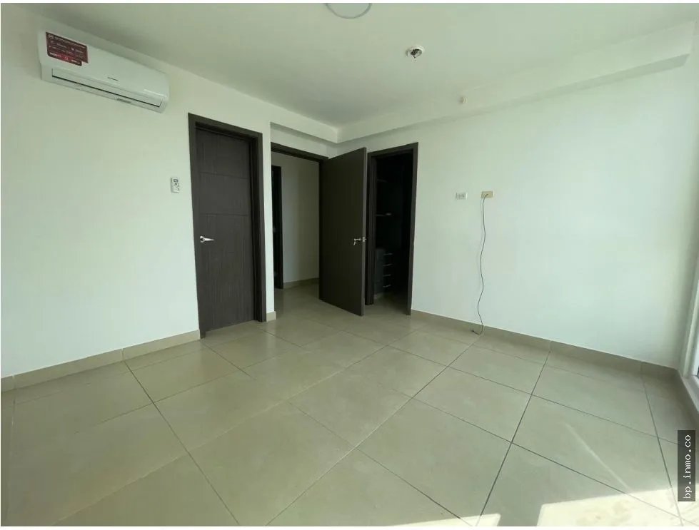 APARTMENT FOR SALE IN KING'S PARK