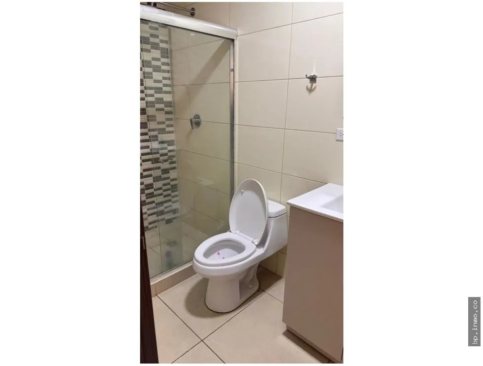 APARTMENT FOR SALE IN KING'S PARK