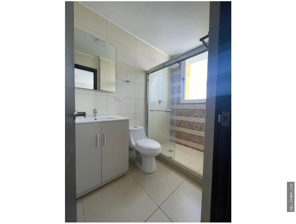 APARTMENT FOR SALE IN KING'S PARK
