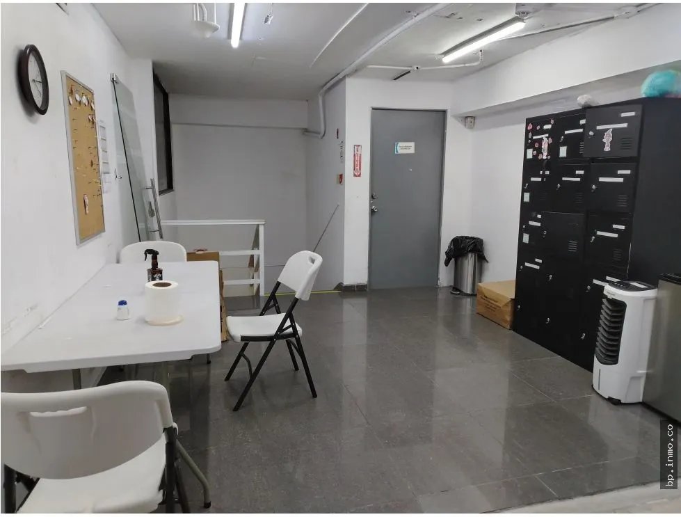 SE VENDE LOCAL EN ALBROOK, PASILLO DE LA CEBRA