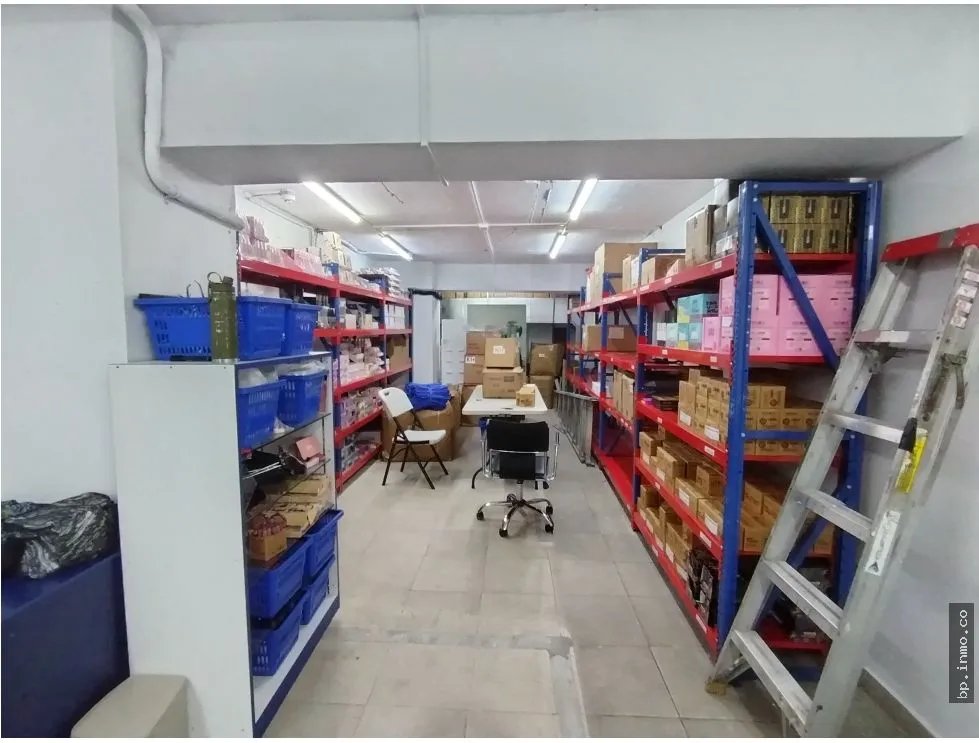 SE VENDE LOCAL EN ALBROOK, PASILLO DE LA CEBRA